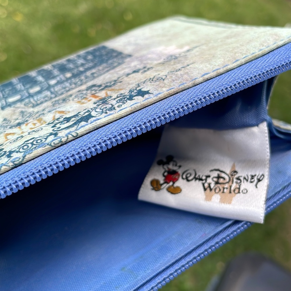 Disney Epcot Italian Pavilion Handbag/Tote & makeup bag - Picture 6 of 7